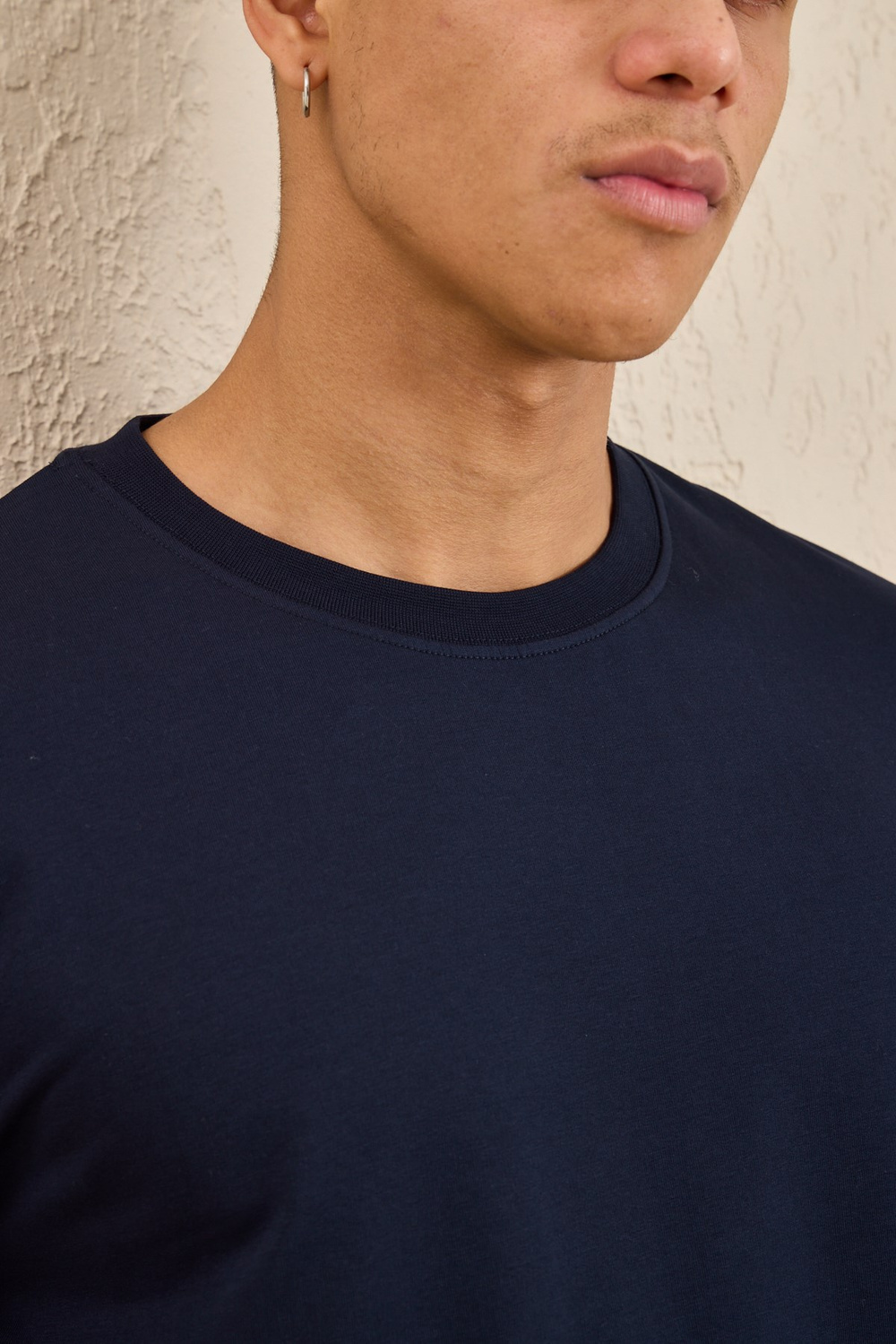 Wholesale Mens Navy Regular Fit Basic Crew-Neck T-Shirt