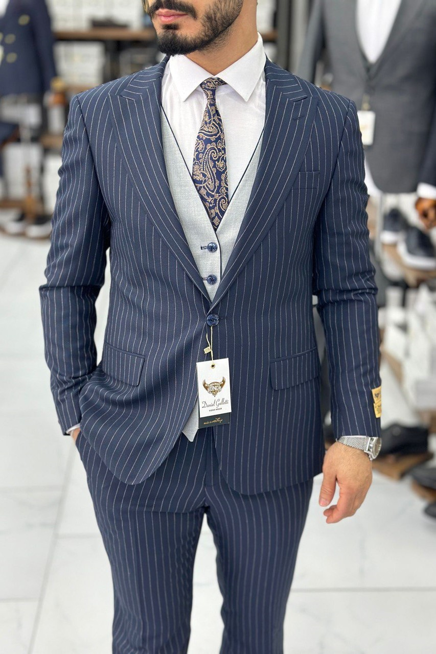 Wholesale Men's Navy Three-Piece Suit 1744W26-029