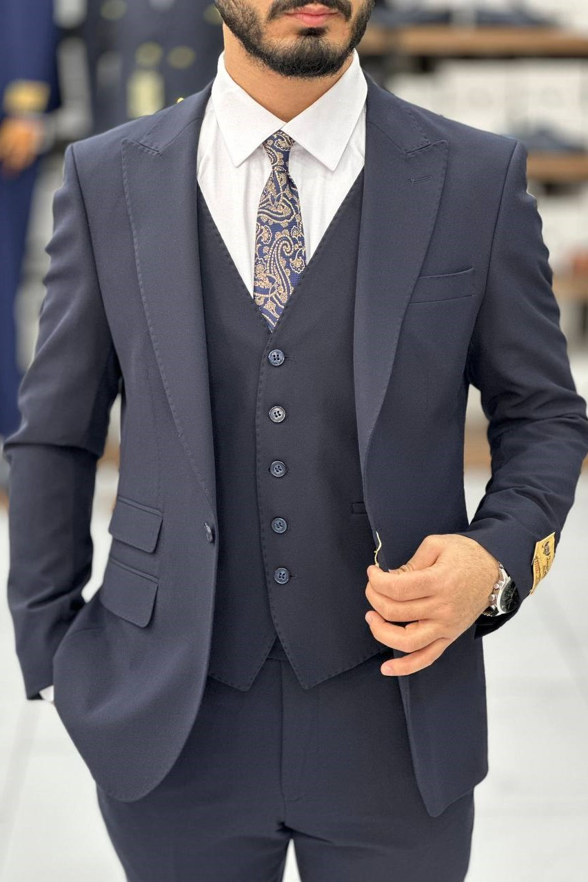 Wholesale Men's Navy Three-Piece Suit 1744W26-011