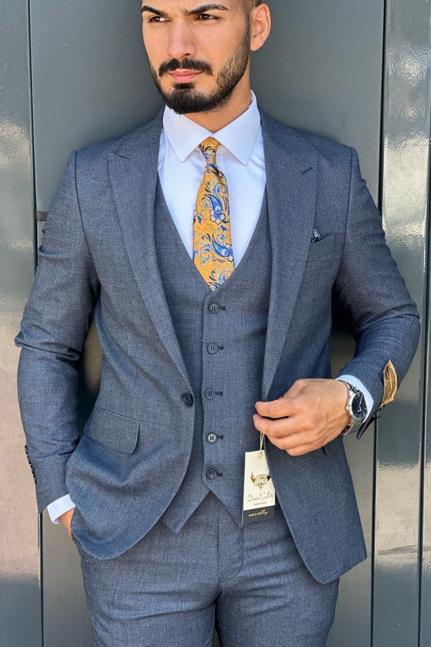 Wholesale Men's Navy Three-Piece Suit 1744W26-059