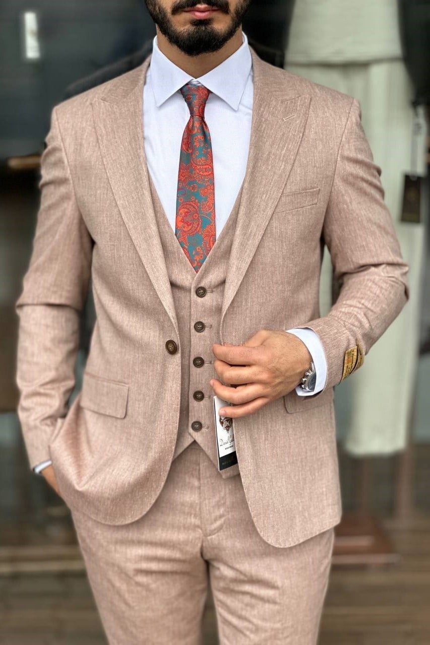 Wholesale Men's Ochre Plus Size Three-Piece Suit 1744W26-040
