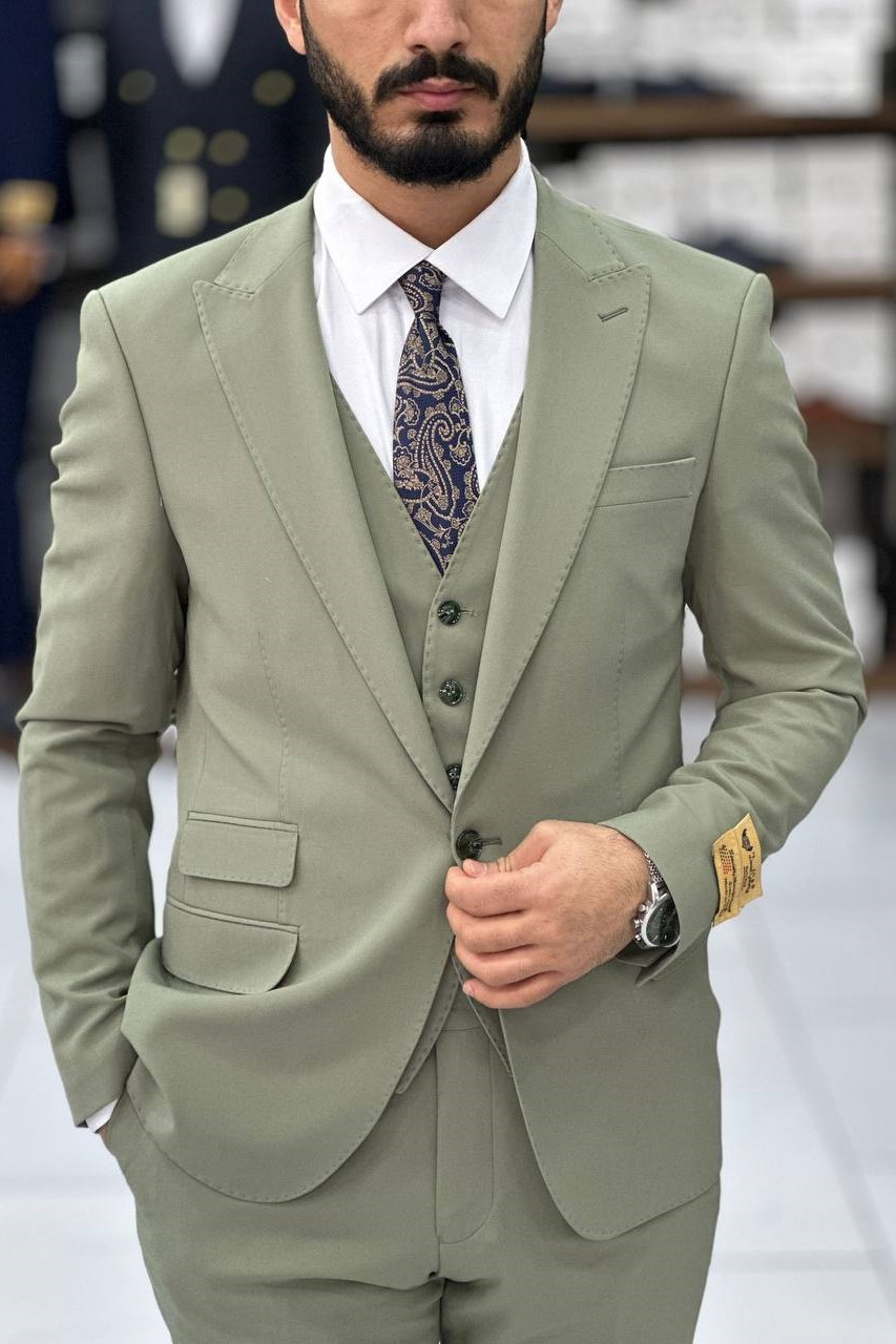Wholesale Men's Olive Three-Piece Suit 1744W26-011