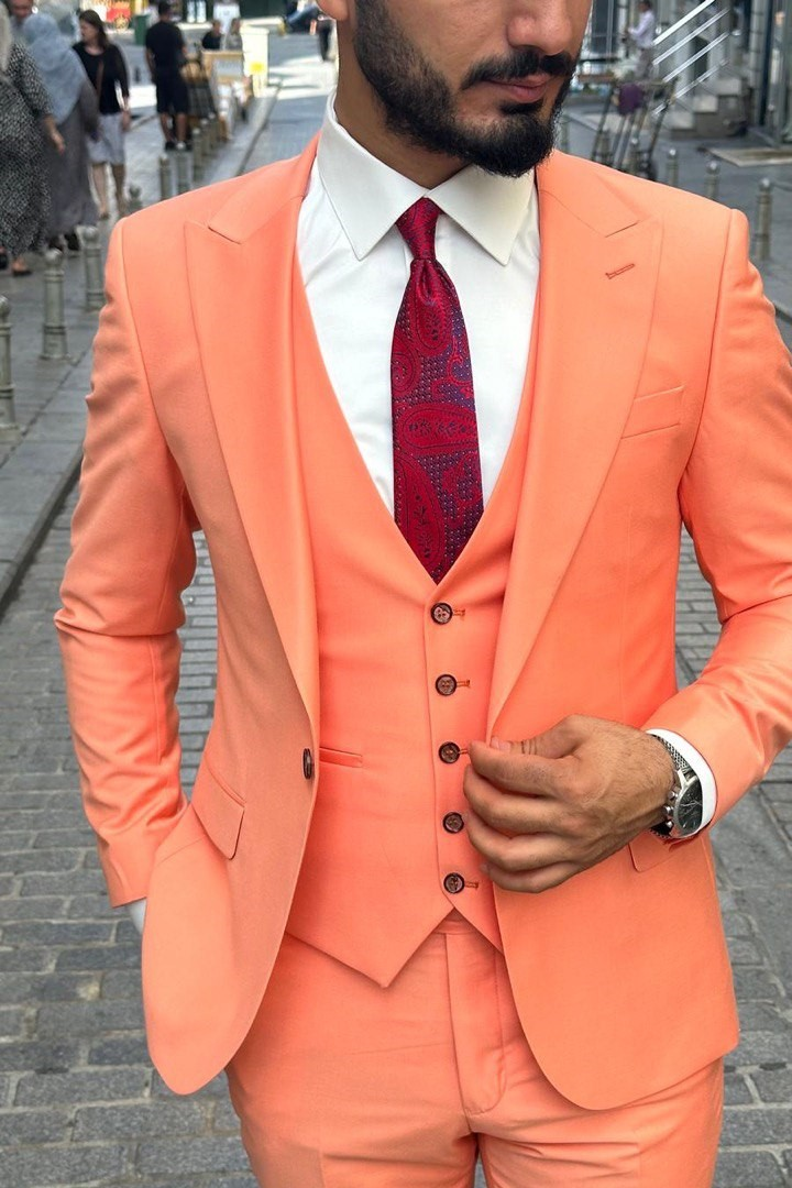 Wholesale Men's Peach Plus Size Three-Piece Suit 1744W26-021