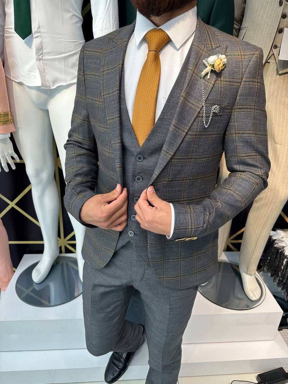 Wholesale Men's Sage Three-Piece Suit 1744W26-012