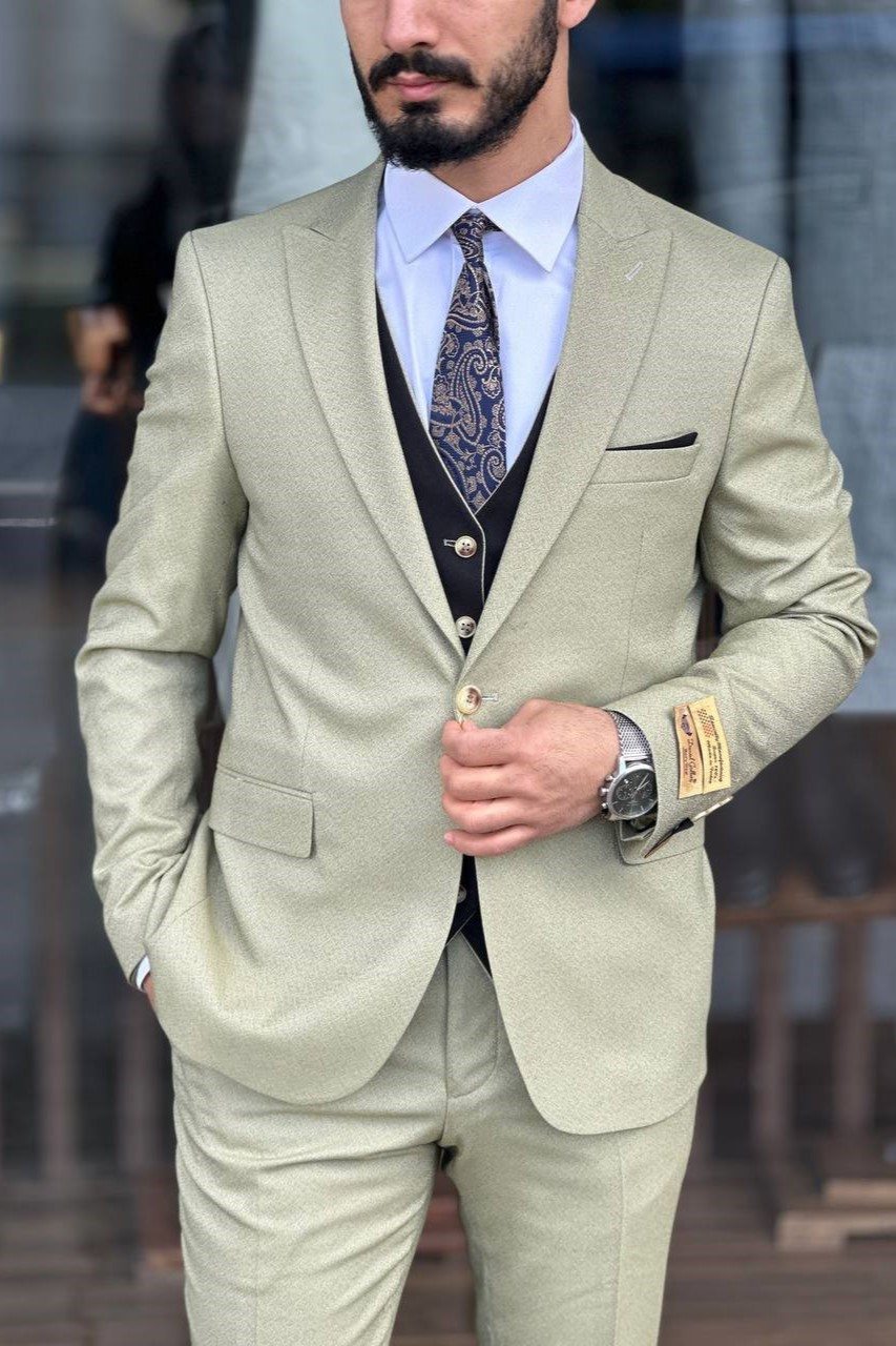 Wholesale Men's Sand Three-Piece Suit 1744W26-041