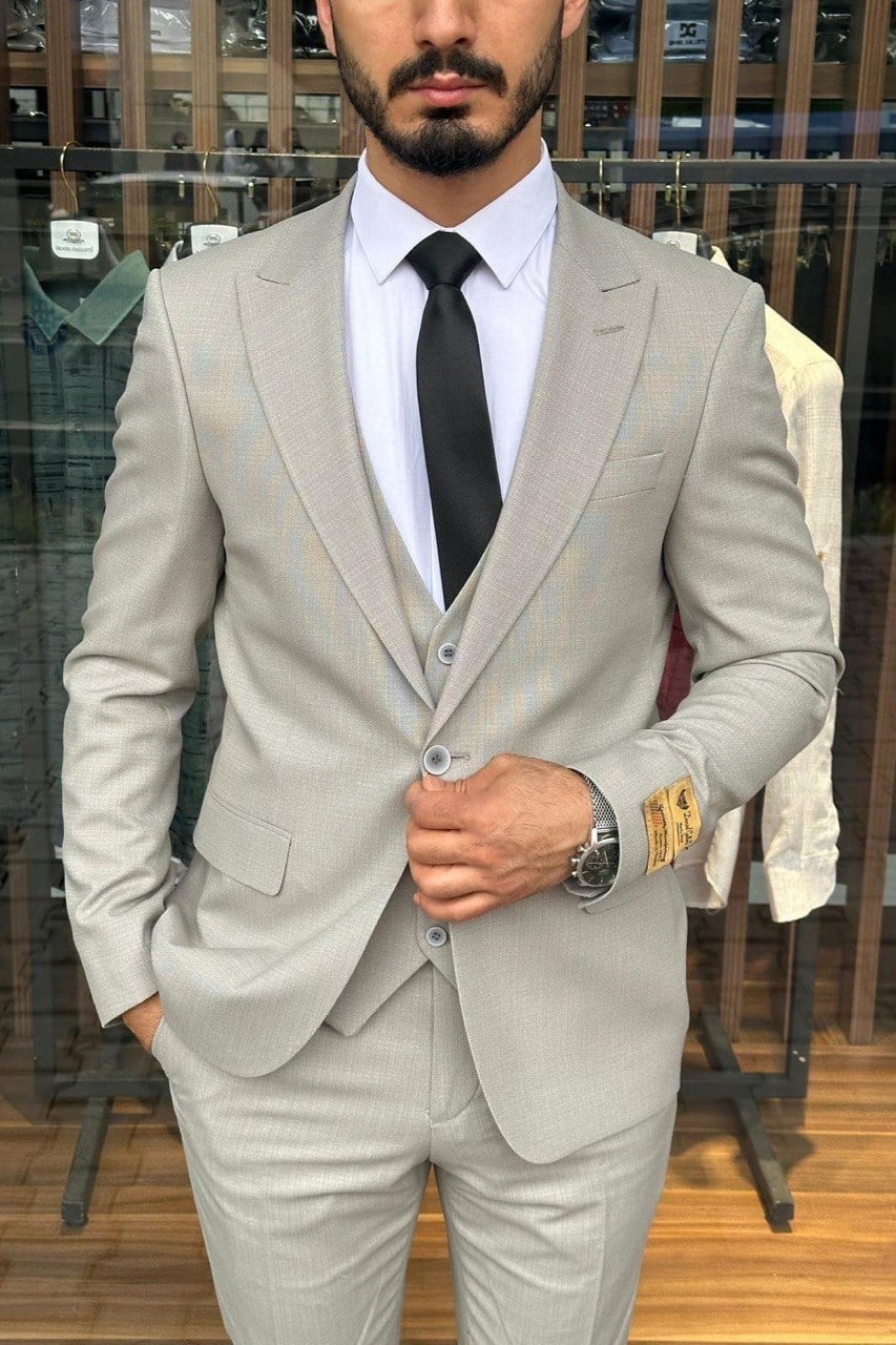 Wholesale Men's Sand Three-Piece Suit 1744W26-047