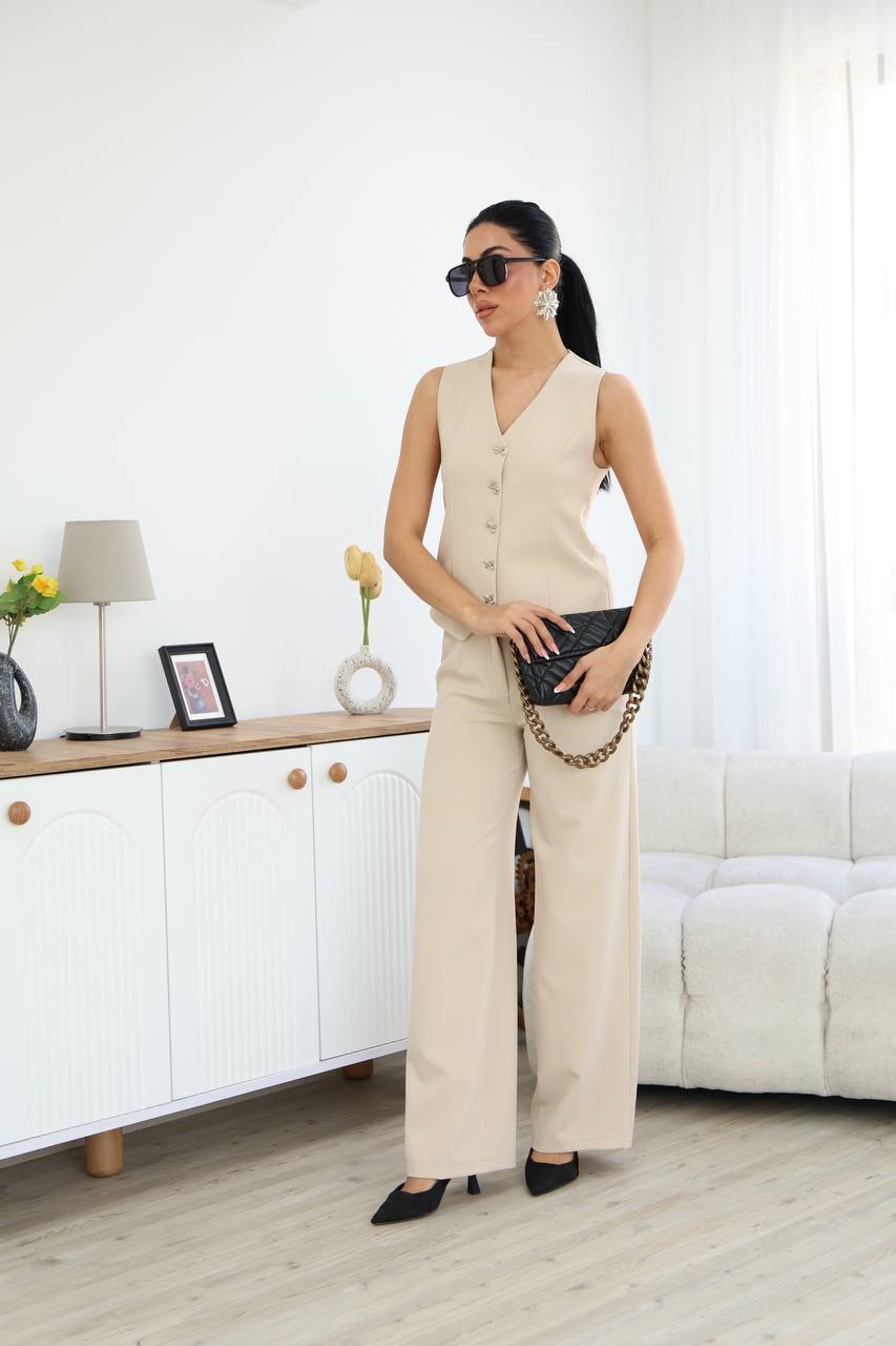 Wholesale Women's Beige Two-Piece Suit  0017-8016