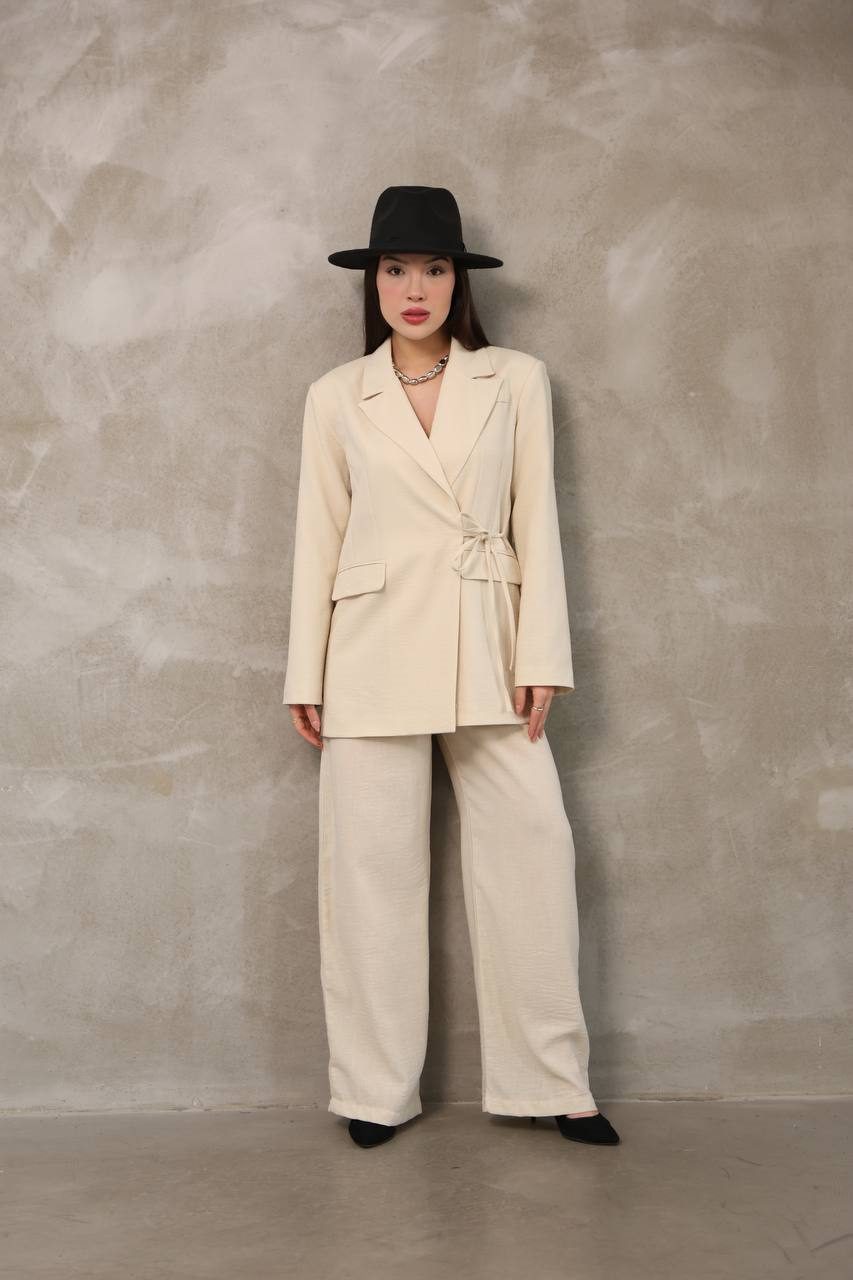 Wholesale Women's Beige Two-Piece Suit  0017-1128