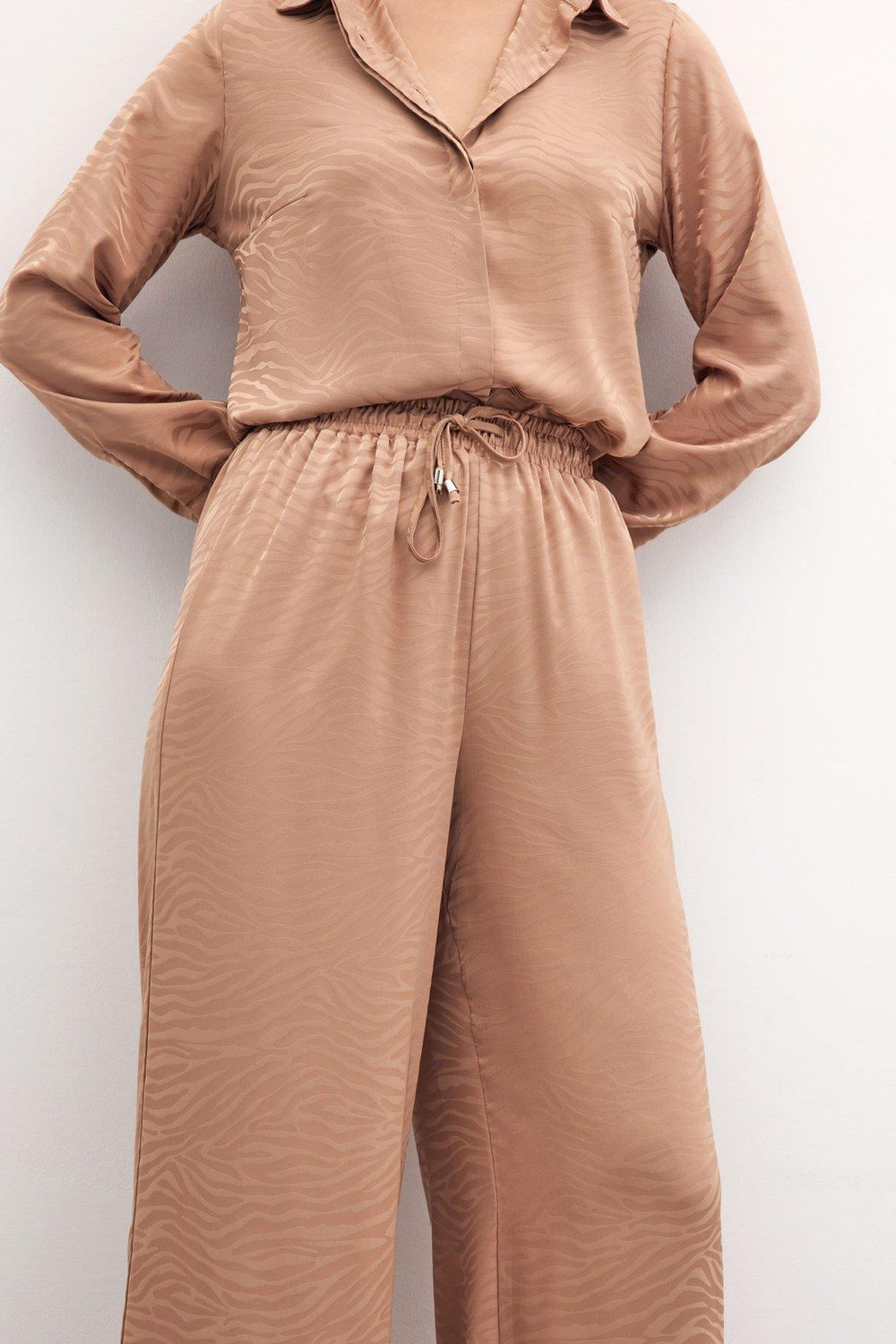 Wholesale Womens Beige Zebra Patterned Trousers with Elastic Waist