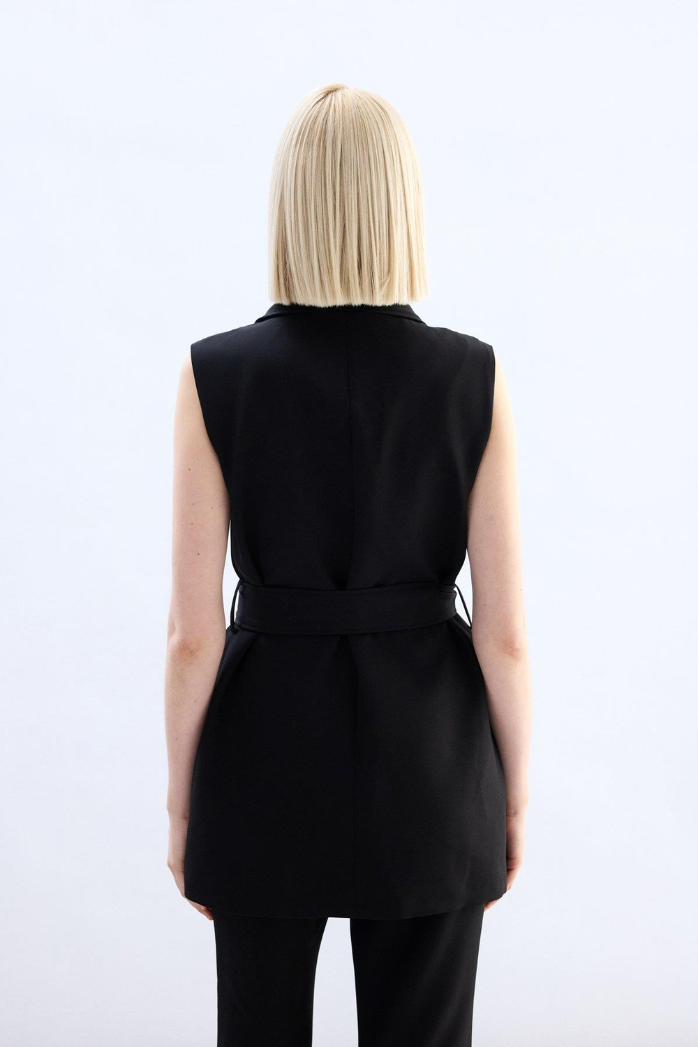 Wholesale Womens Black Flap Pockets Waistcoat with Belt