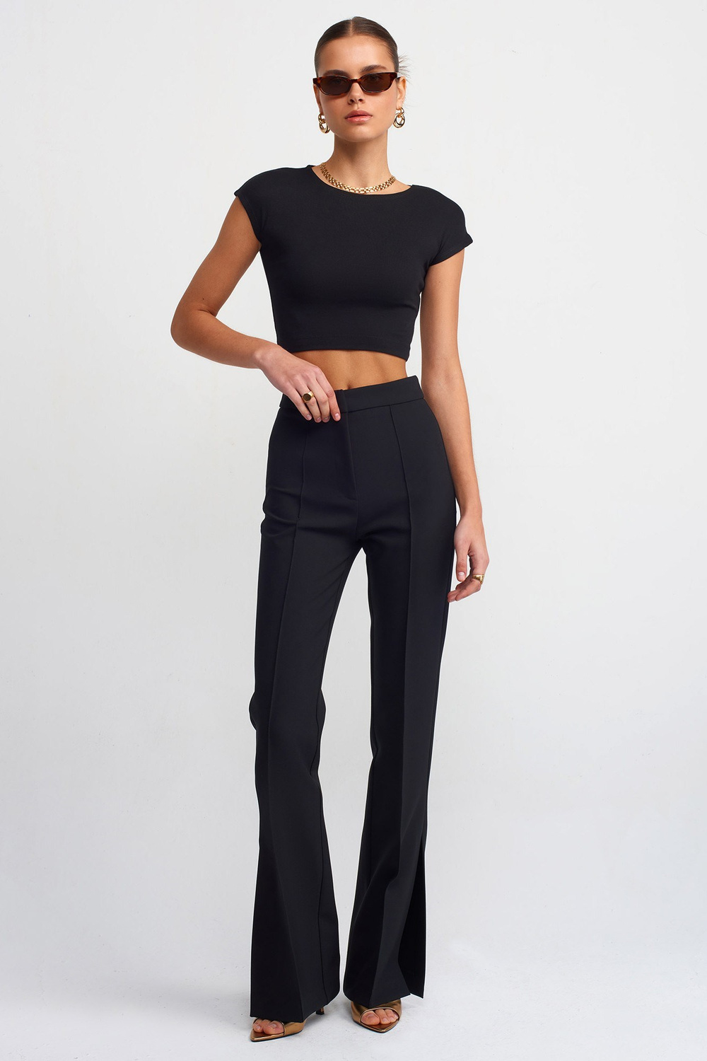 Wholesale Womens Black Modal-Cotton Cropped T-Shirt