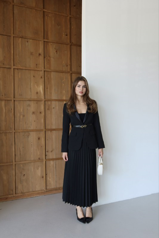 Wholesale Women's Black Skirt Suit  0043-1120