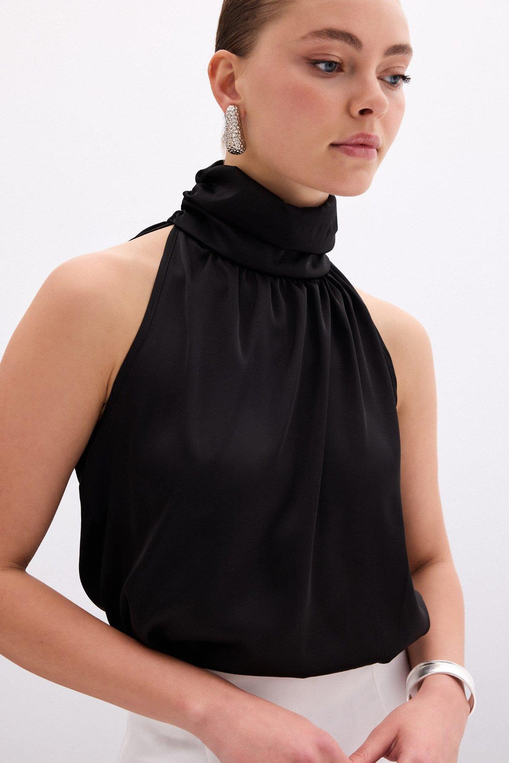 Wholesale Womens Black Sleeveless Mock-Neck Blouse