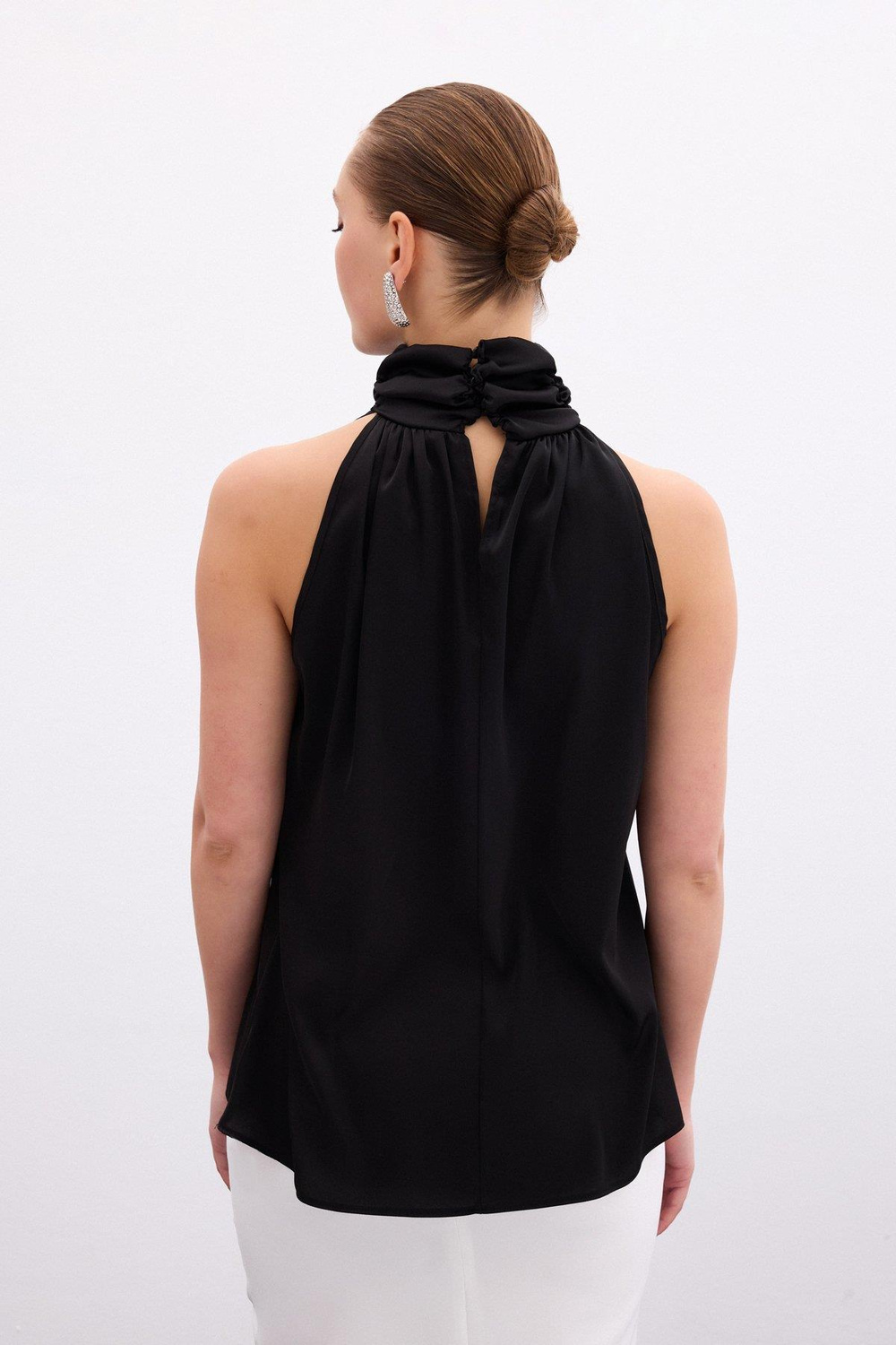 Wholesale Womens Black Sleeveless Mock-Neck Blouse