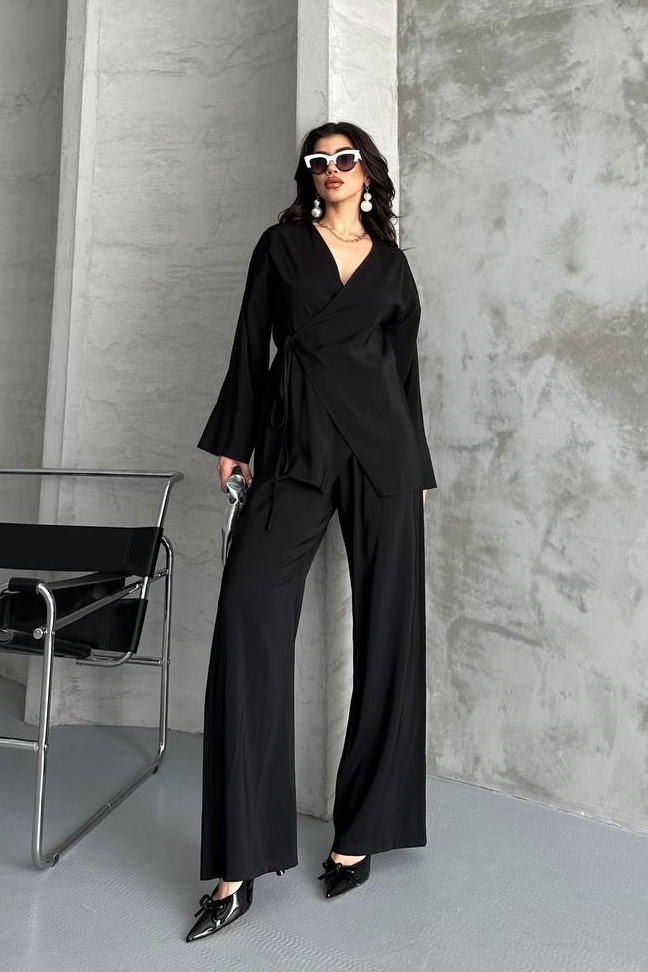 Wholesale Women's Black Two-Piece Suit  0044-2130
