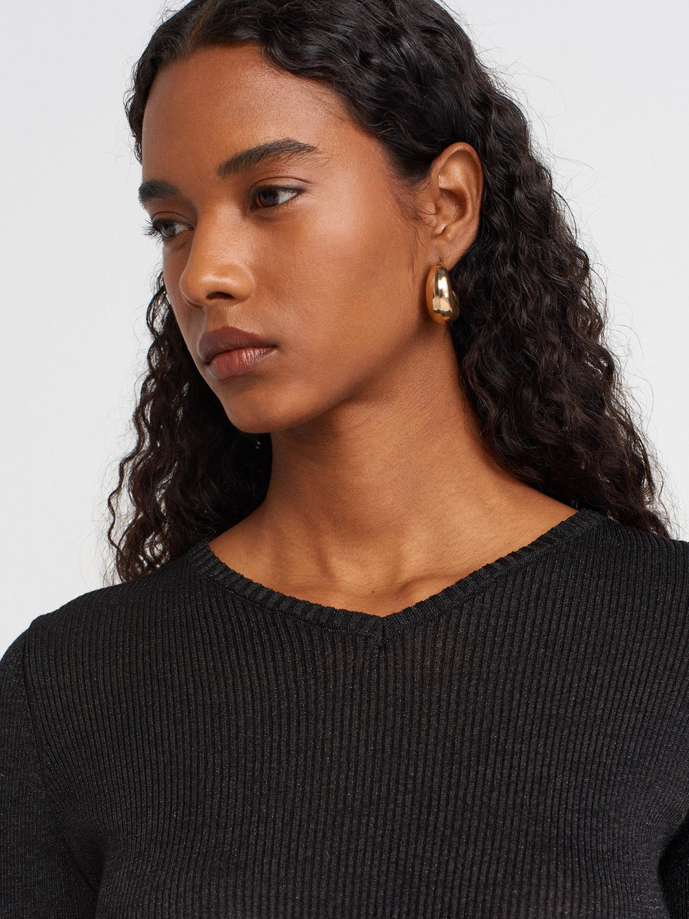 Wholesale Womens Black V-Neck Lurex Knit Sweater