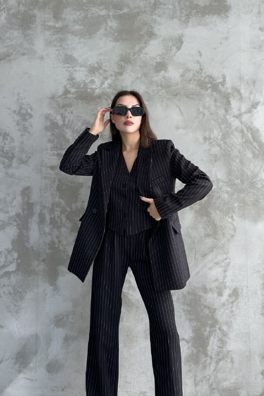 Wholesale Women's BlackThree-Piece Suit  0044-2093Ç