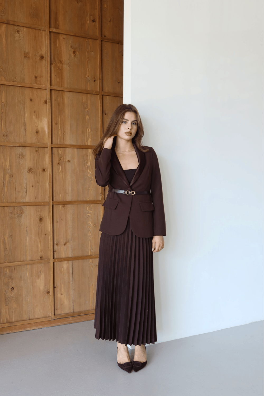 Wholesale Women's Brown Skirt Suit  0043-1120