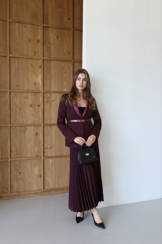 Wholesale Women's Burgundy Skirt Suit  0043-1120