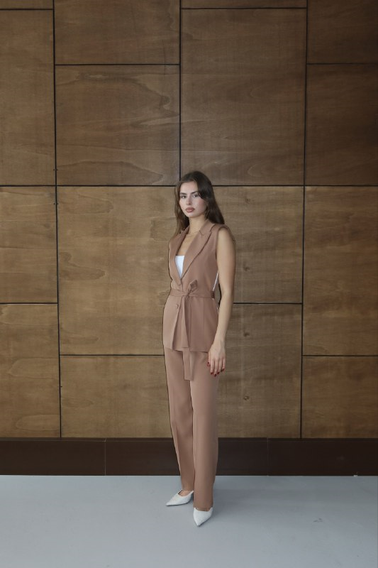 Wholesale Women's Camel Two-Piece Suit  0043-1123