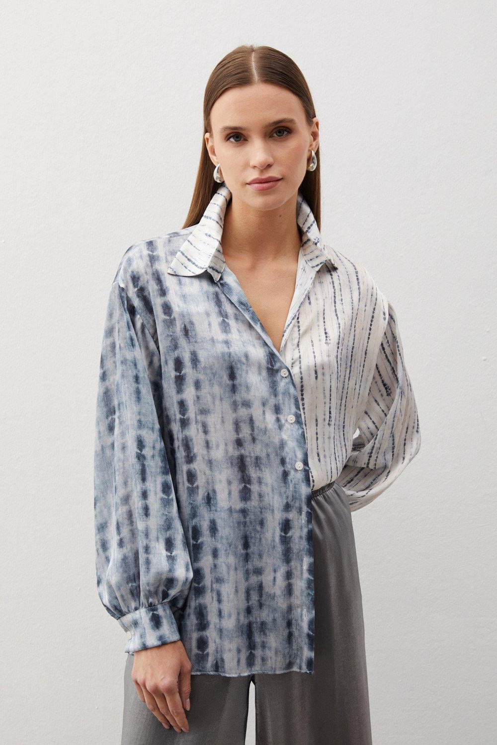 Wholesale Womens Gray Balloon-Sleeve Patterned Shirt