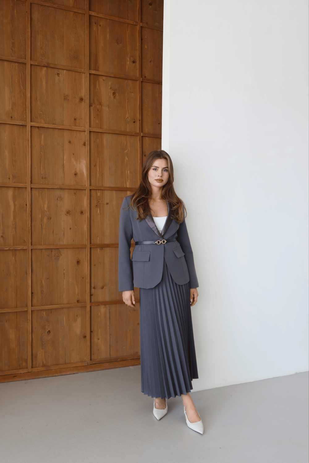 Wholesale Women's Gray Skirt Suit  0043-1120