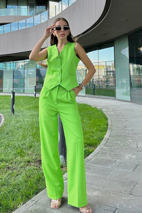 Wholesale Women's Green Two-Piece Suit  0043-140-141