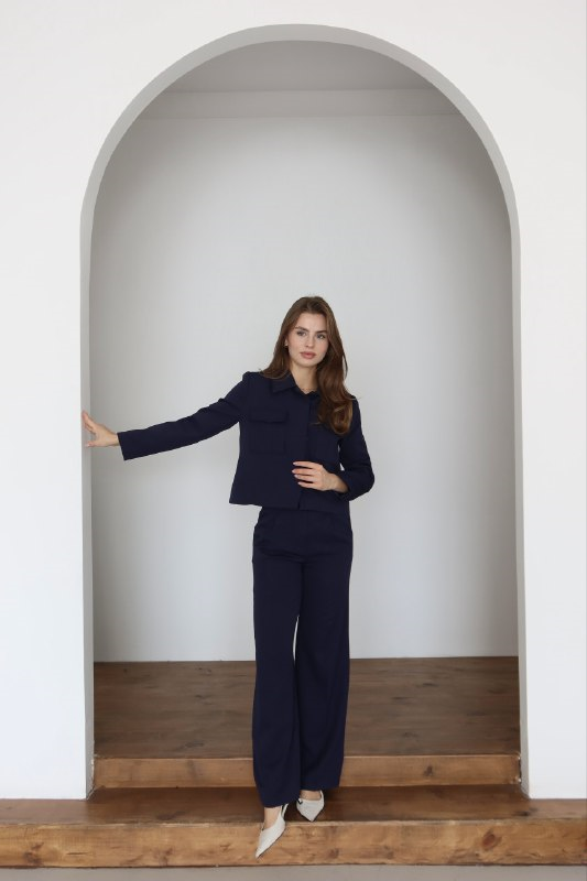 Wholesale Women's Navy Two-Piece Suit  0043-1117