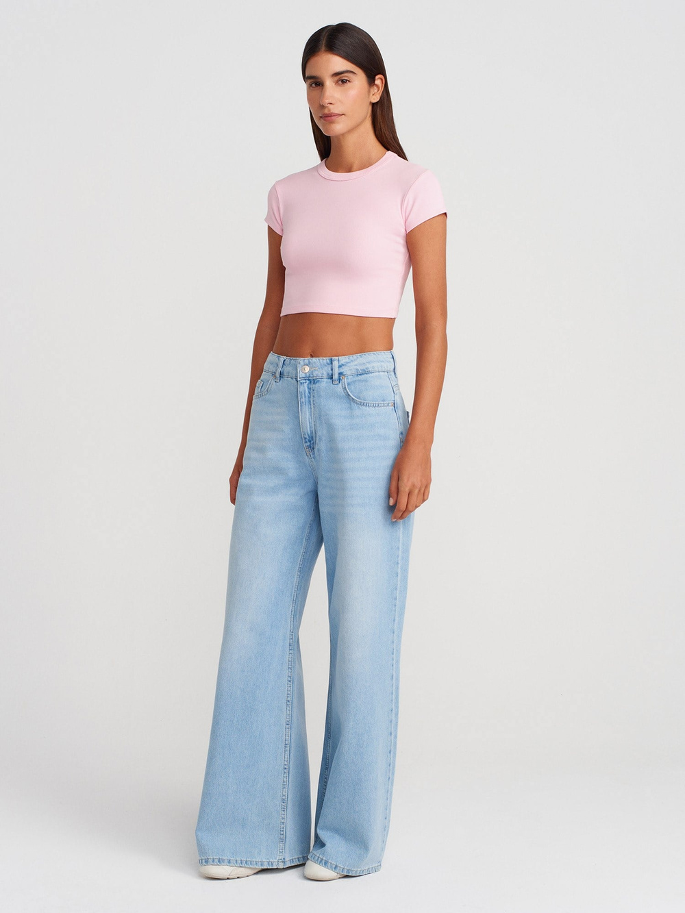 Wholesale Womens Powder Pink Crew-Neck Crop T-shirt