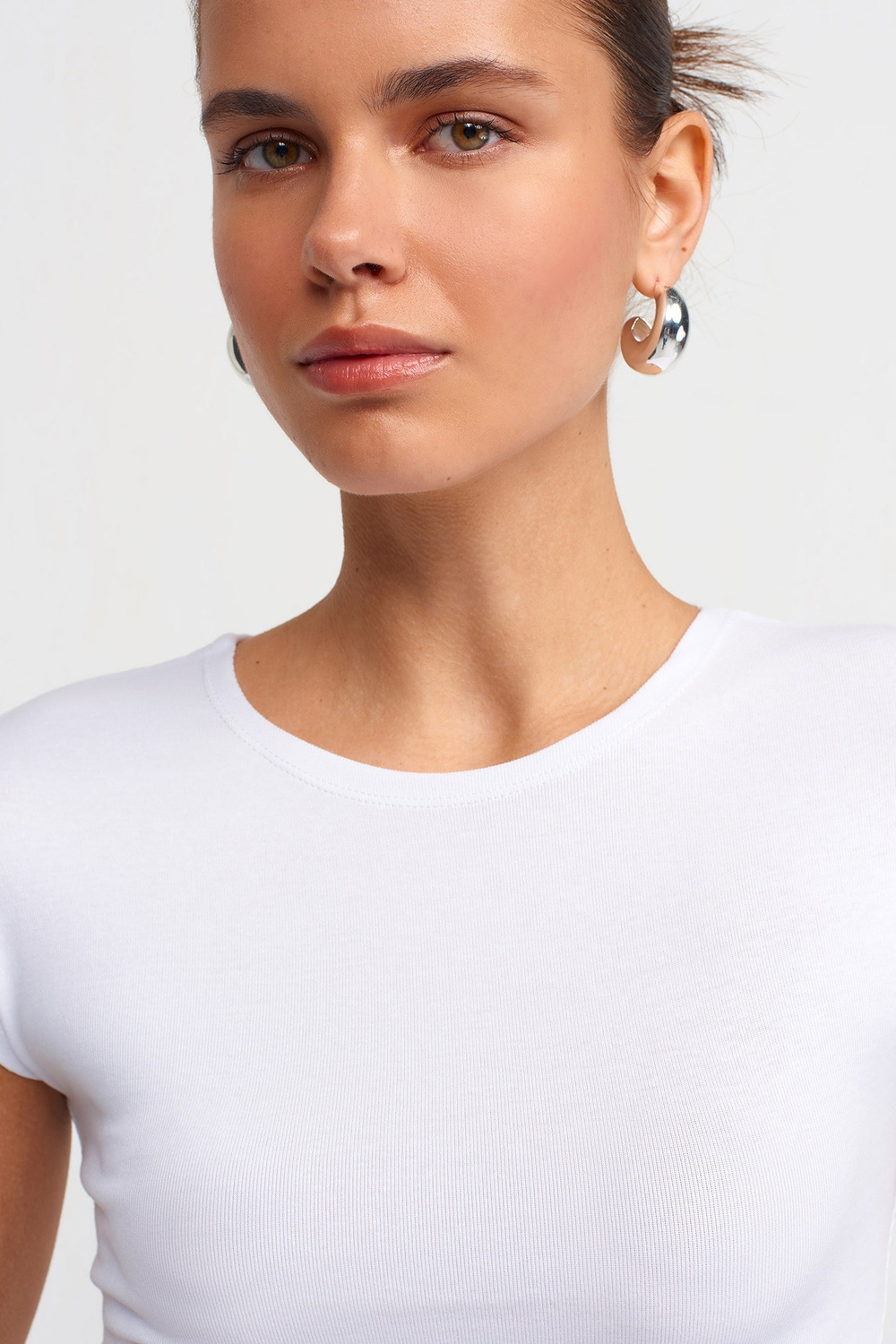 Wholesale Womens White Modal-Cotton Cropped T-Shirt