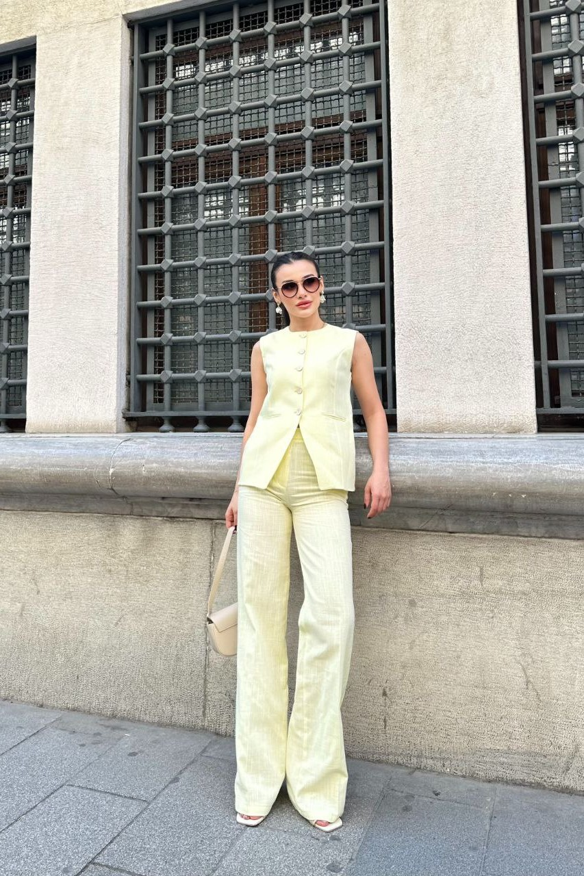 Wholesale Women's Yellow Two-Piece Suit  0043-1006