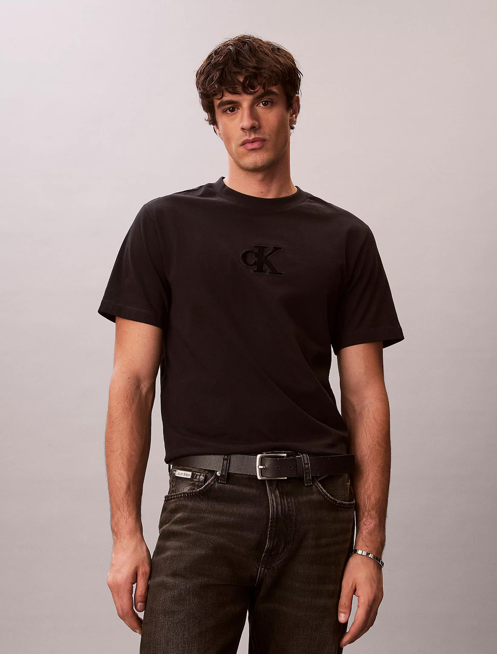 Calvin Klein Calvin Klein Erkek Normal Kalıp CK Logo Kabartmalı Pamuklu Kısa Kollu Siyah T-Shirt LV04RD253G-UB1