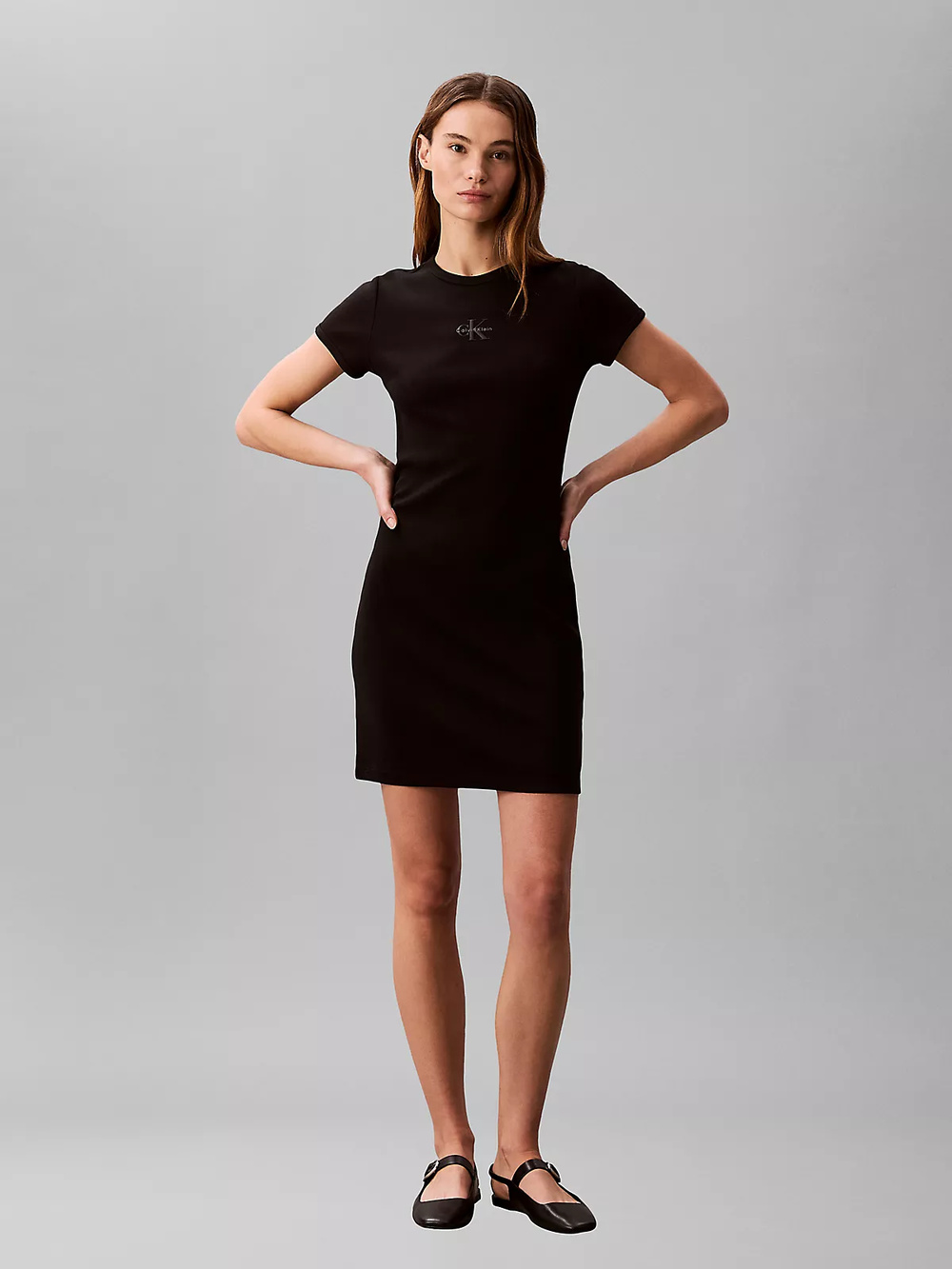 Calvin Klein Calvin Klein Kadın Kısa Kol Düz Bisiklet Yaka Midi Boy Siyah Elbise LV047F241G-UB1
