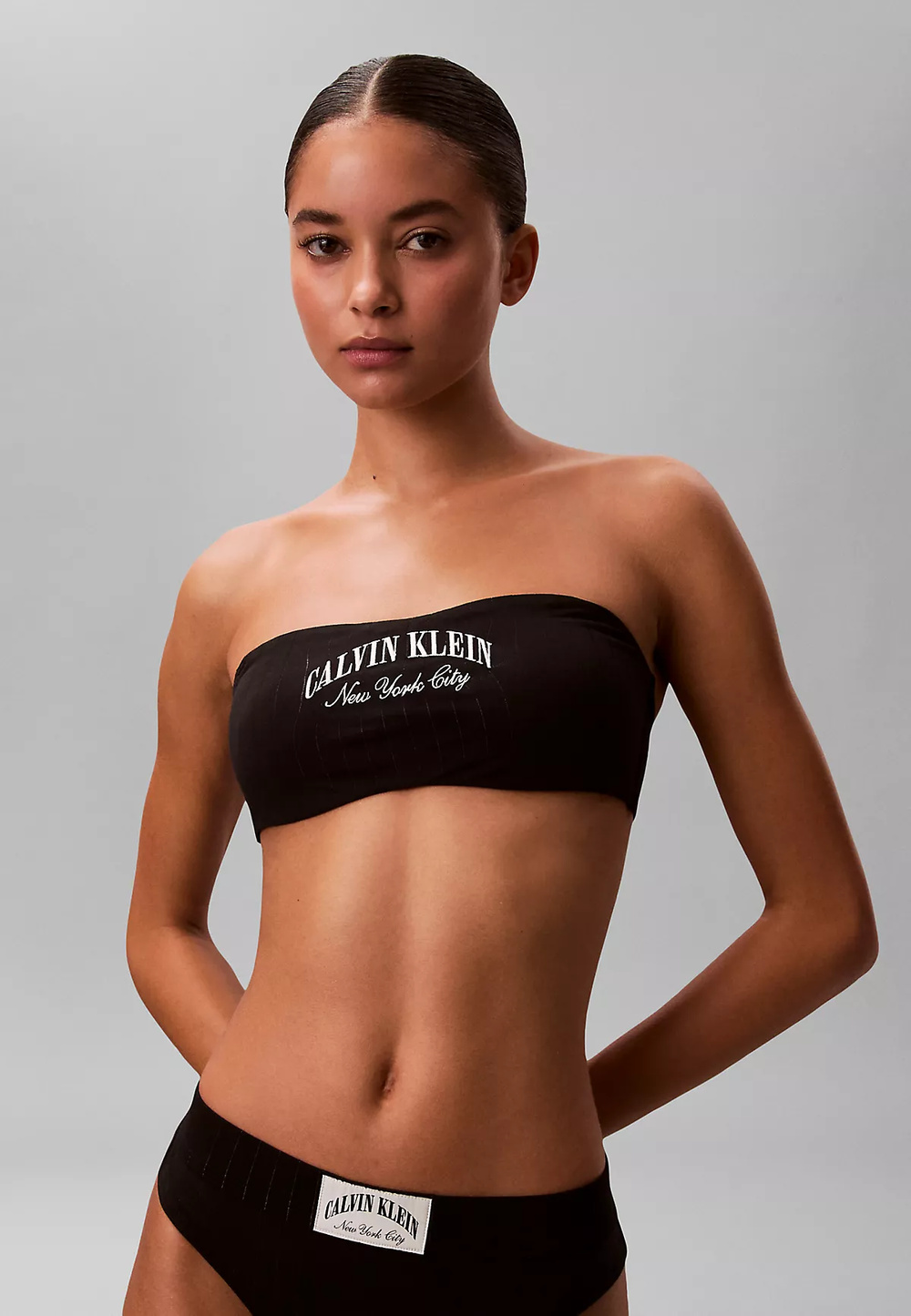 Calvin Klein Calvin Klein Kadın Logo Detaylı Straplez Yakalı Crop Siyah Sütyen LV00QF8710-UB1