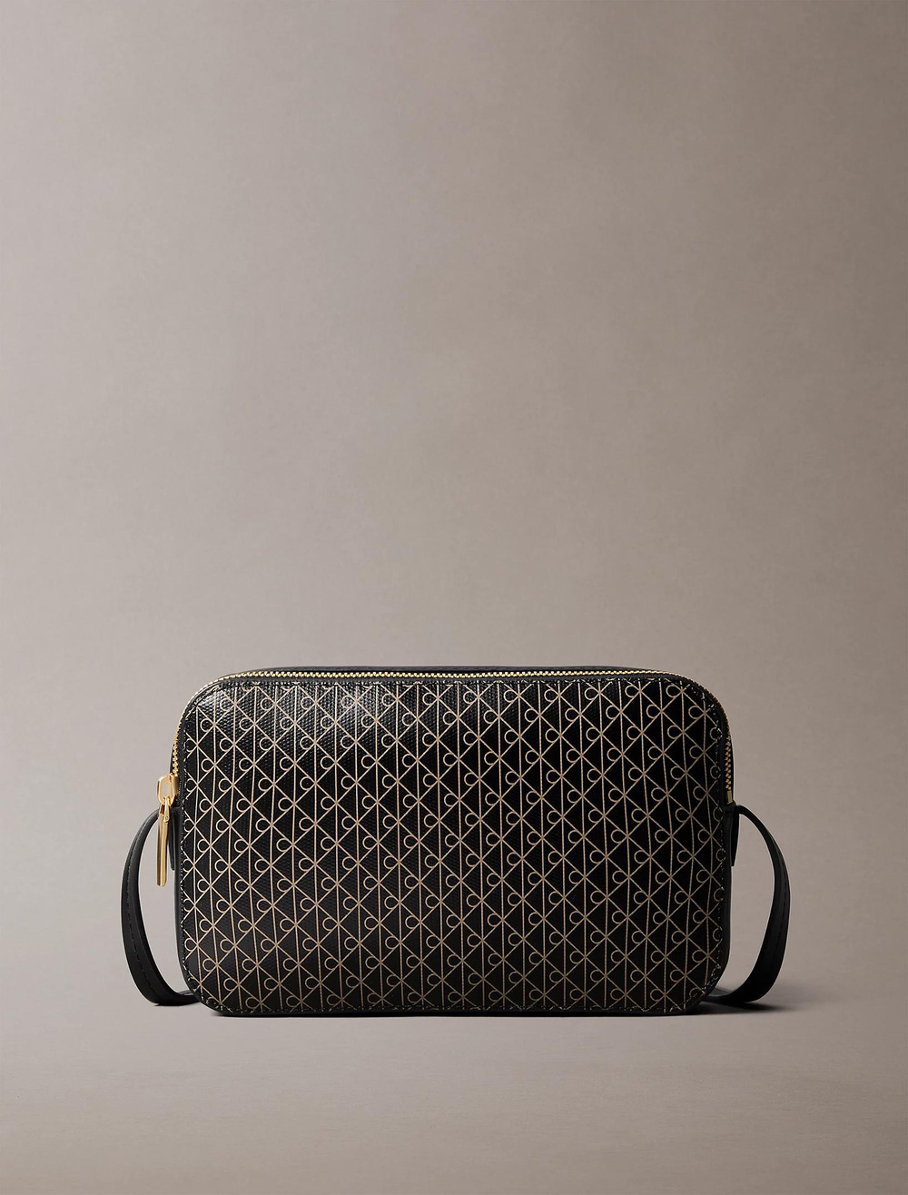 Calvin Klein Calvin Klein Kadın Monogram Logolu Ayarlanabilir Sabit Omuz Askılı Siyah Omuz Çantası LV04F3268G-2XA