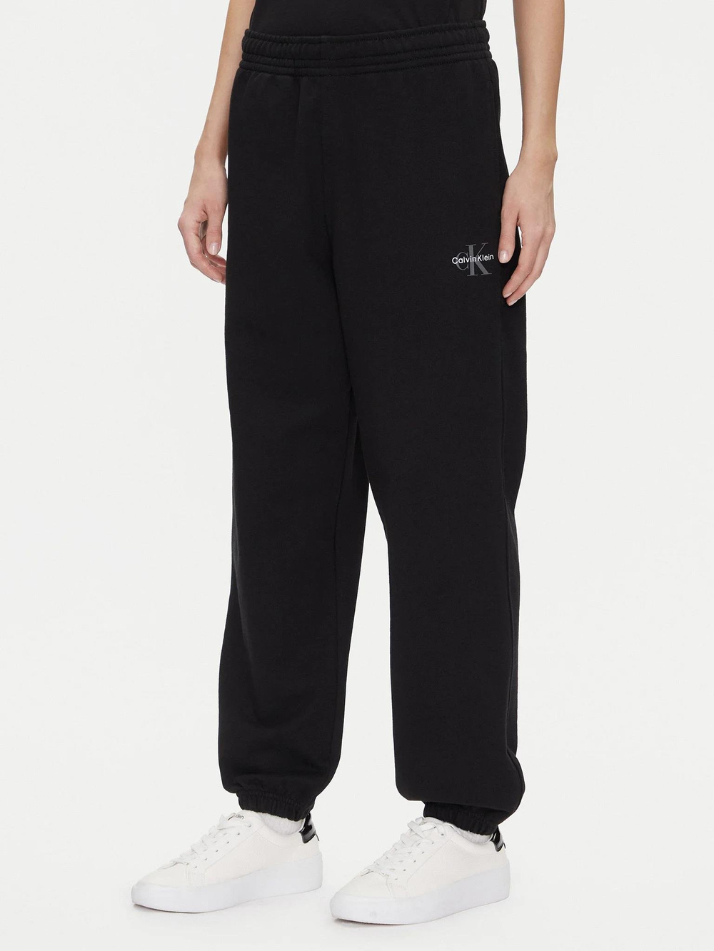 Calvin Klein Calvin Klein Kadın Normal Kesim Beli ve Paçası Lastikli Pamuk Karışımlı CK Logolu Siyah Eşofman Altı LV047B235G-UB1