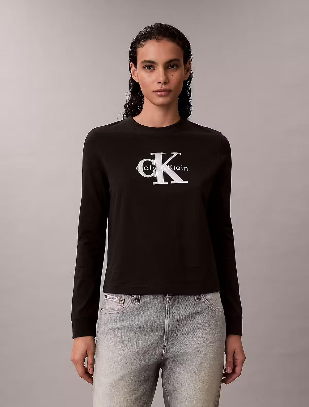 Calvin Klein Calvin Klein Kadın Regular Fit %100 Pamuklu Yuvarlak Yakalı Logo İşlemeli Uzun Kollu Siyah T-Shirt LV047E820G-UB1
