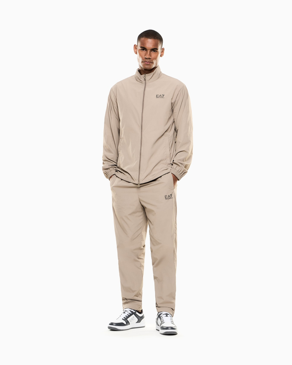EA7 Ea7 Erkek Regular Fit Dik Yakalı Kontrast Logo Desenli Düz Paçalı Bej Eşofman Takımı 7M001285 AF13190-U6167