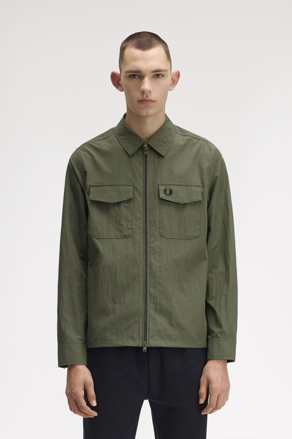 Fred Perry Fred Perry Erkek Normal Kesim Gömlek Yaka Fermuarlı Logo İşlemeli Cep Detaylı Dokulu X21 Gömlek M5684-X21