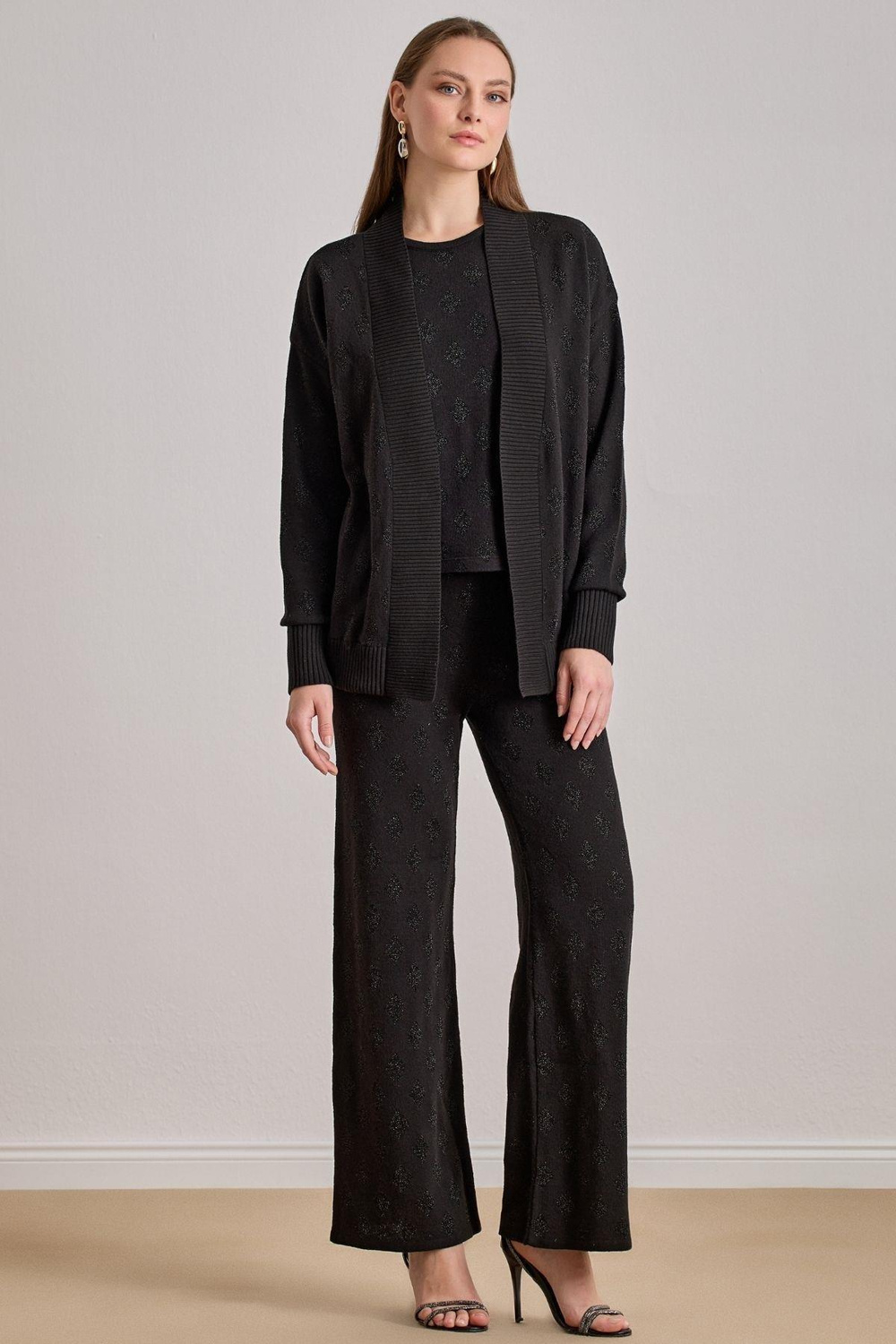 Guitar Guıtar Kadın Rahat Kalıp Düşük Omuzlu Sim Detaylı Uzun Kollu Siyah Hırka 25566-CARDIGAN-SİYAH