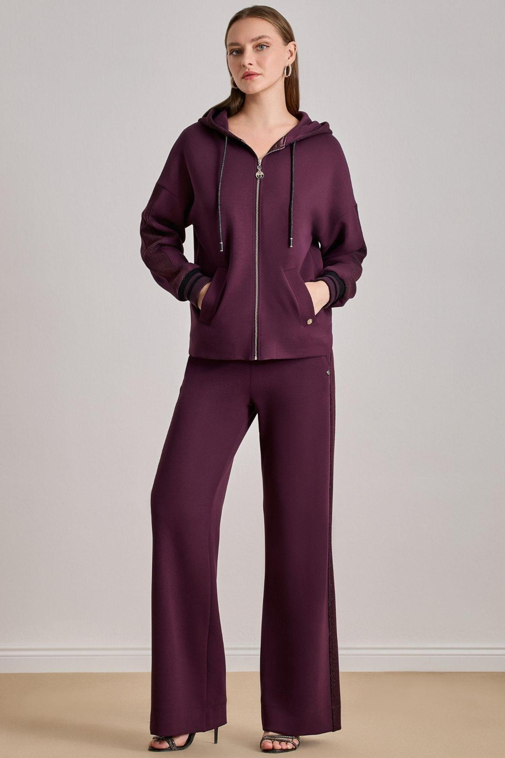 Guitar Guıtar Kadın Rahat Kalıp Kapüşonlu Uzun Kollu Bordo Ceket 25504-JOGGING JACKET-MÜRDÜM