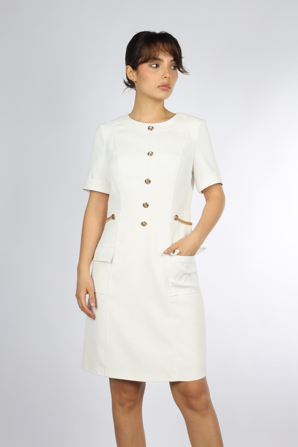 Lady Gina Lady Gına Kadın Yuvarlak Yaka Düğme ve Zincir Detaylı Kısa Kol Elbise Beyaz Elbise JGNBVB24Y4027-BEYAZ