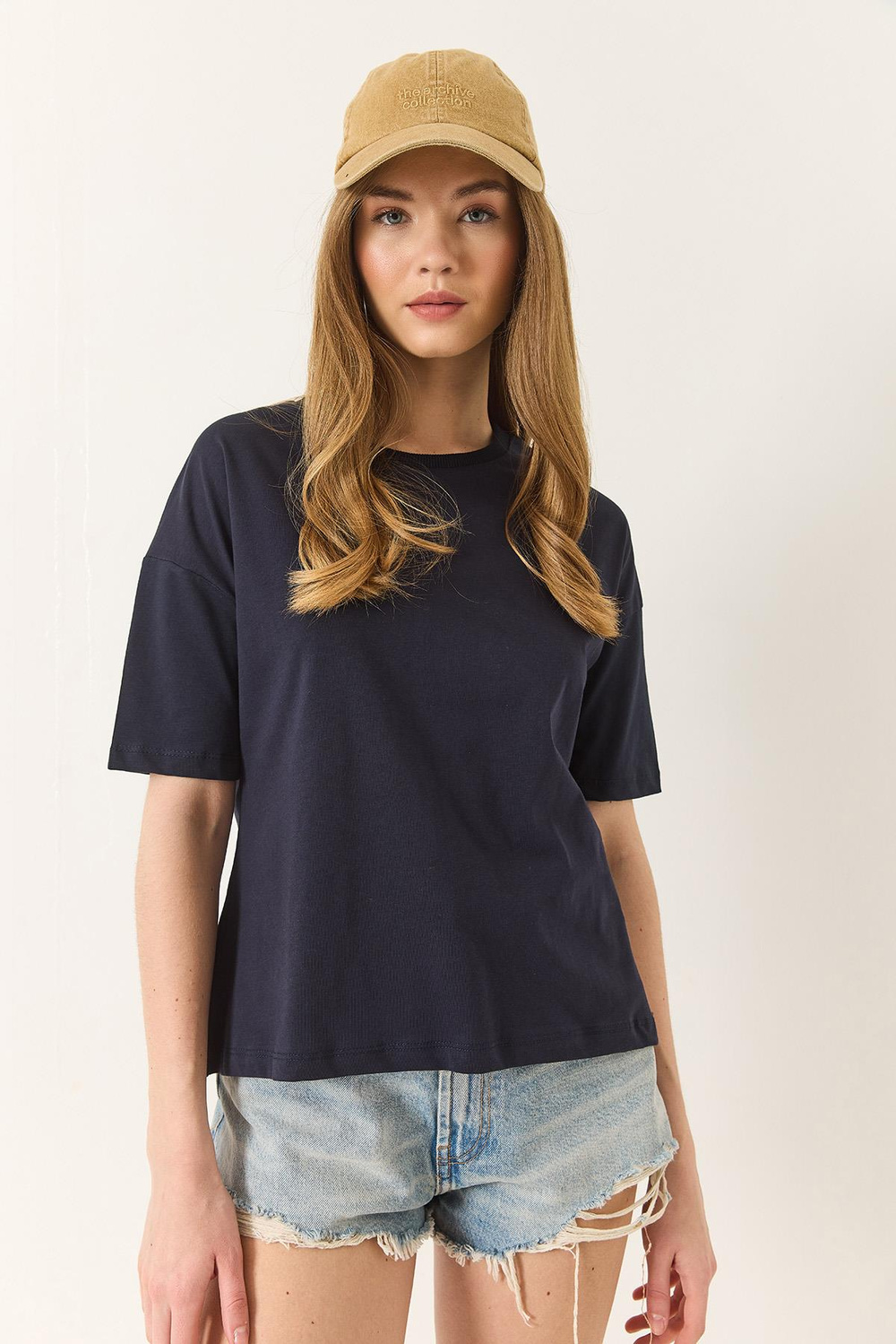 Kadın %100 Organik Pamuk Relaxed Fit Yuvarlak Yakalı T-Shirt 60602050 - Lacivert