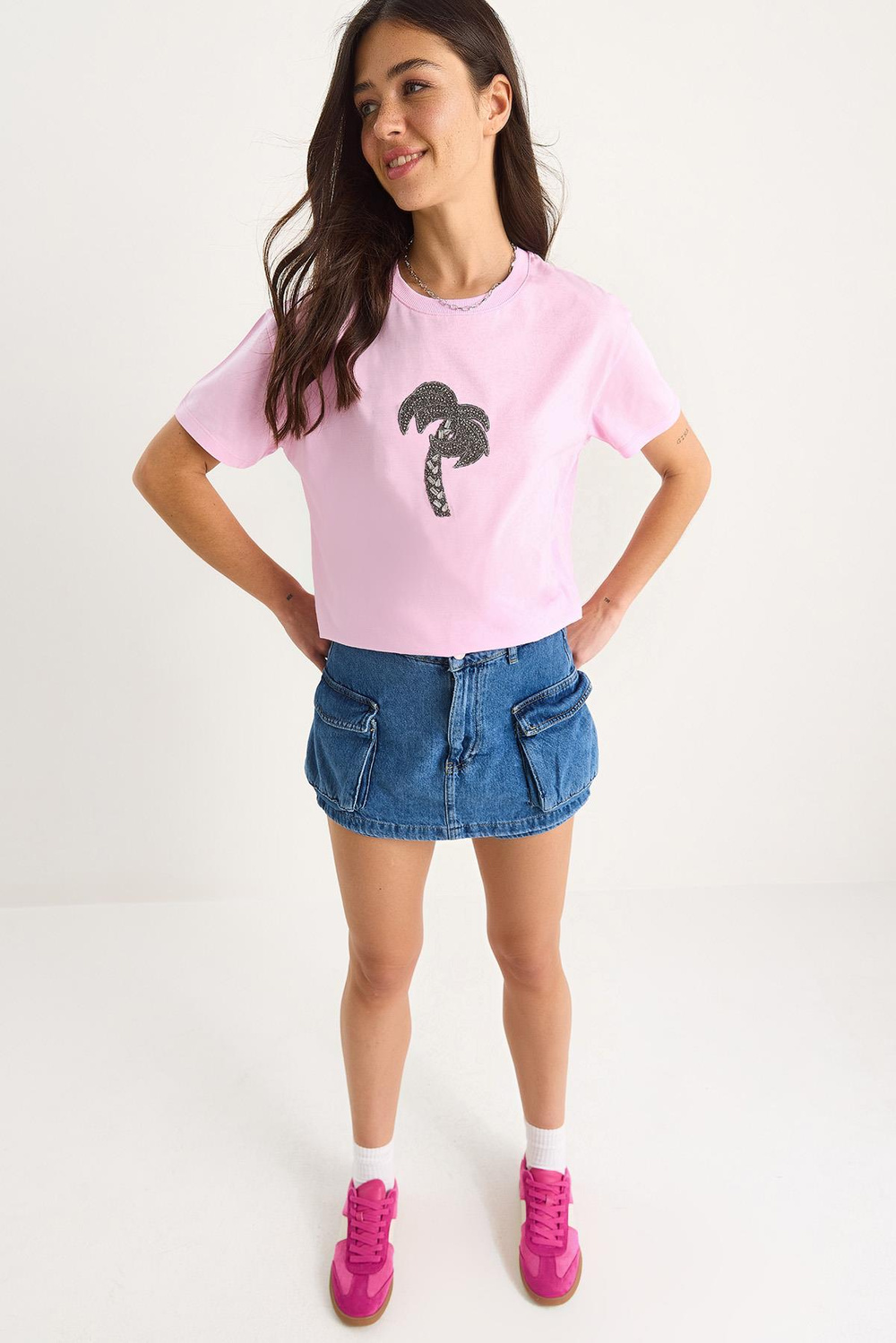 Kadın %100 Pamuk Bisiklet Yaka Palmiye Taş Aksesuarlı Rahat Kalıp T-Shirt 60602067 - Şeker Pembe