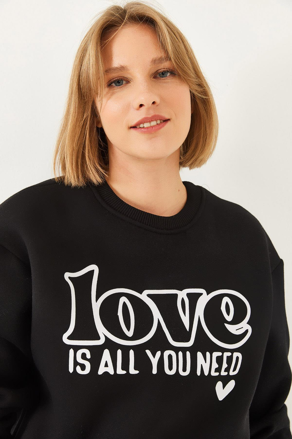 Kadın Bol Kesim Yuvarlak Yaka Sweatshirt MBHS022 60601022 - Siyah