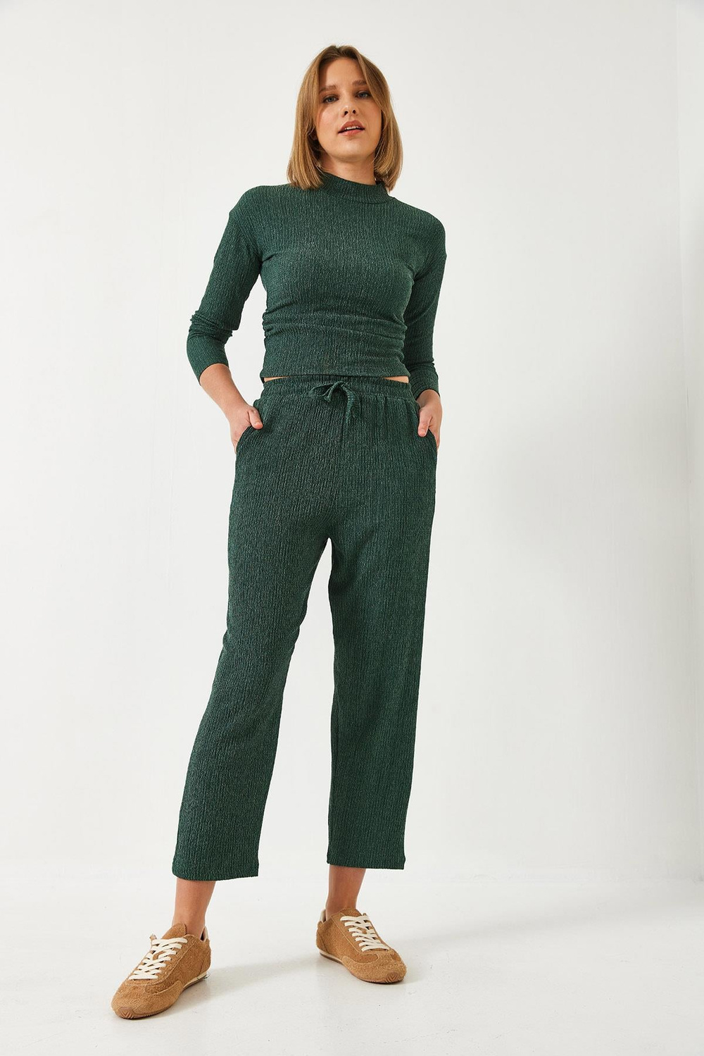 Kadın Crop Bluz ve Beli Lastikli Pantolonlu Alt Üst Takım 60261363 - Zümrüt Yeşili