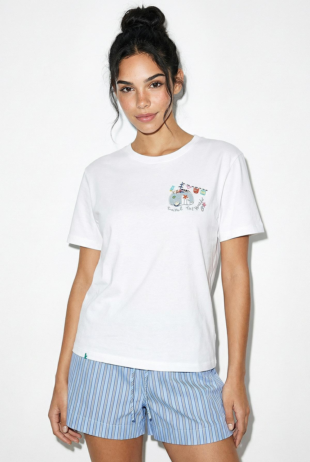 Kadın %100 Pamuk El İşi Minimal Nakış Detaylı Premium Tasarım T-Shirt 1003 60282051 - Beyaz