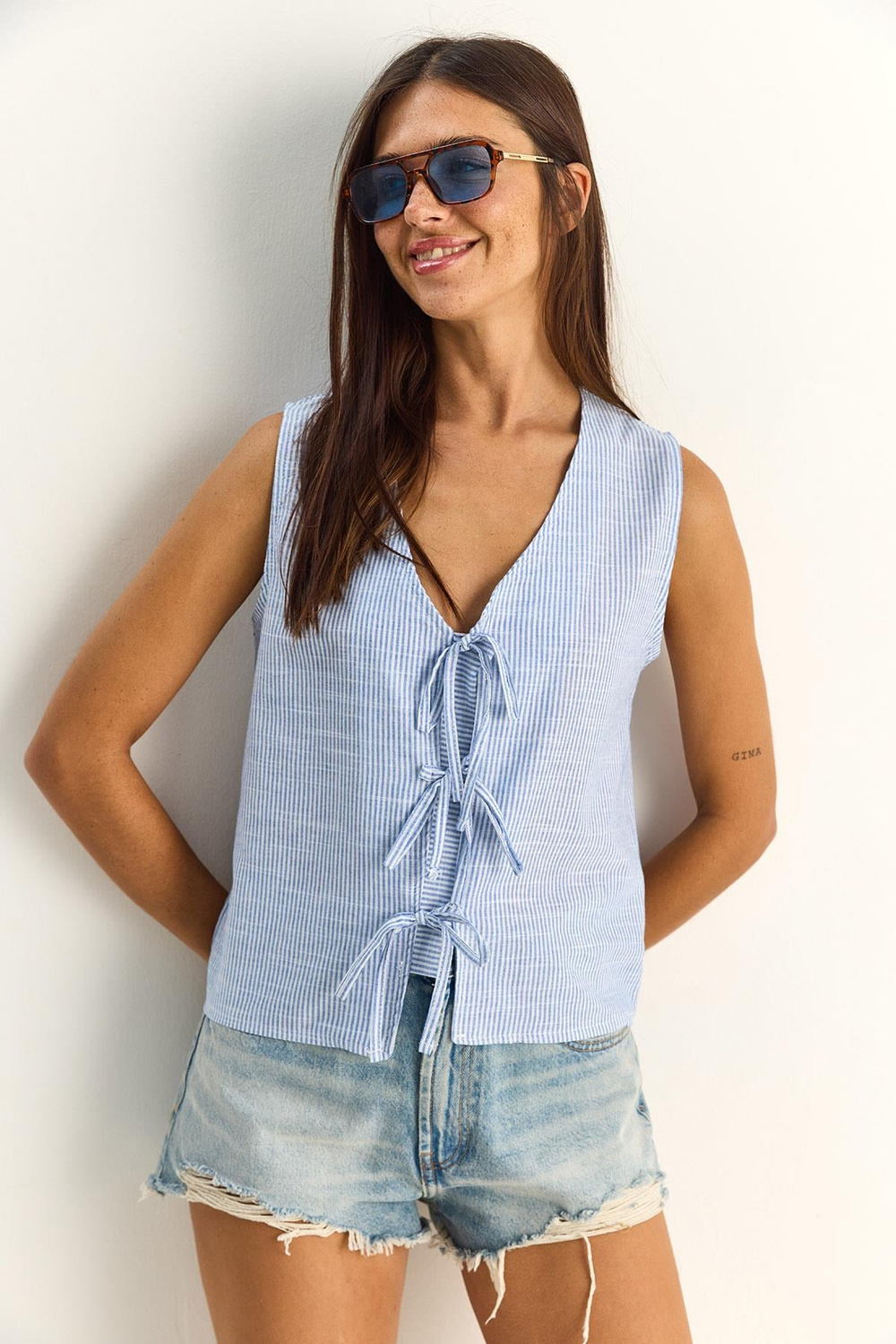Kadın %100 Pamuk Kalın Askılı Önden Bağlama Detaylı Çizgili Peplum Bluz 60282045 - Beyaz-Lacivert