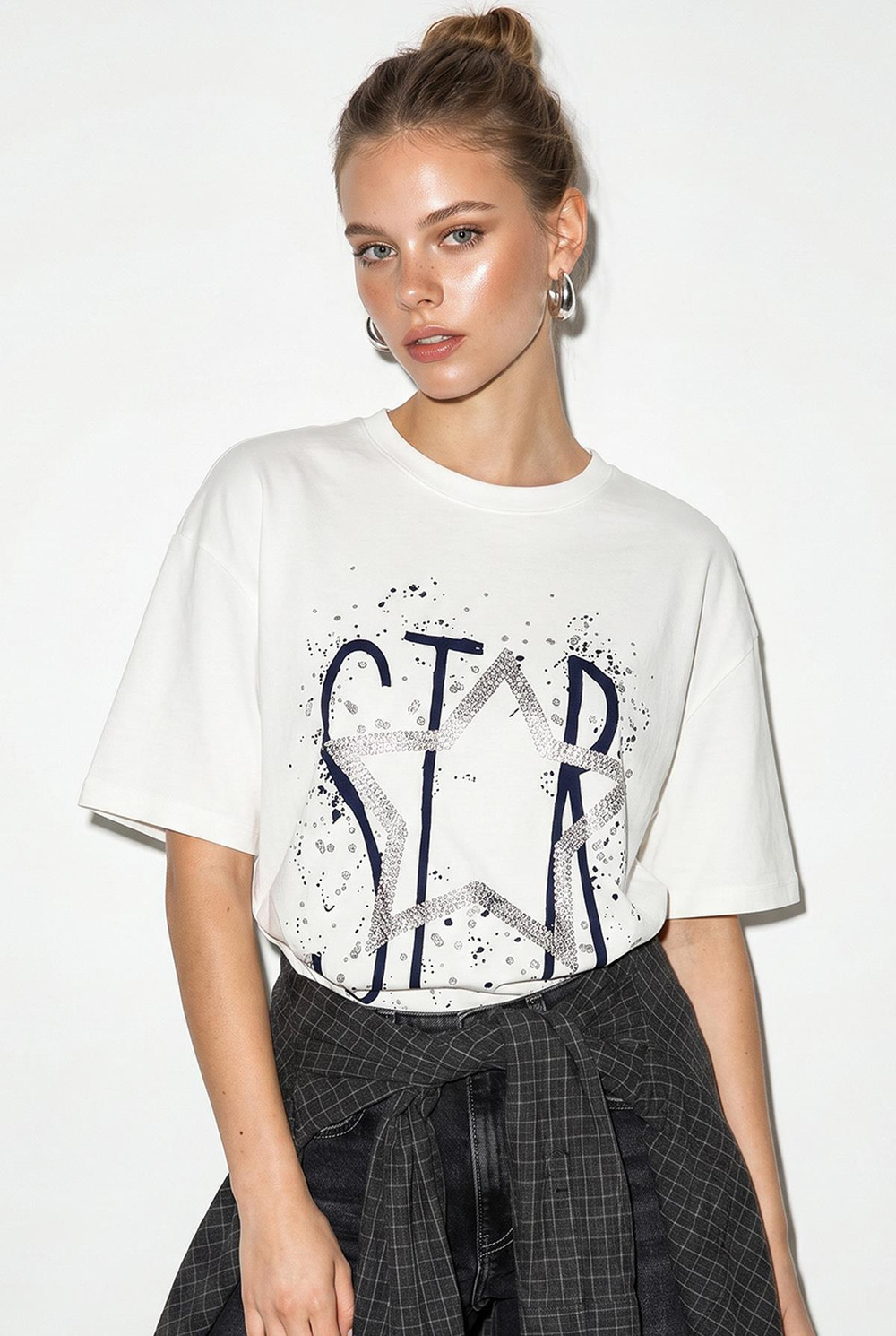 Kadın %100 Pamuk Yıldız ve Kabartma Baskı Detaylı Oversize Basic T-Shirt ÖT100019 60286294 - Beyaz