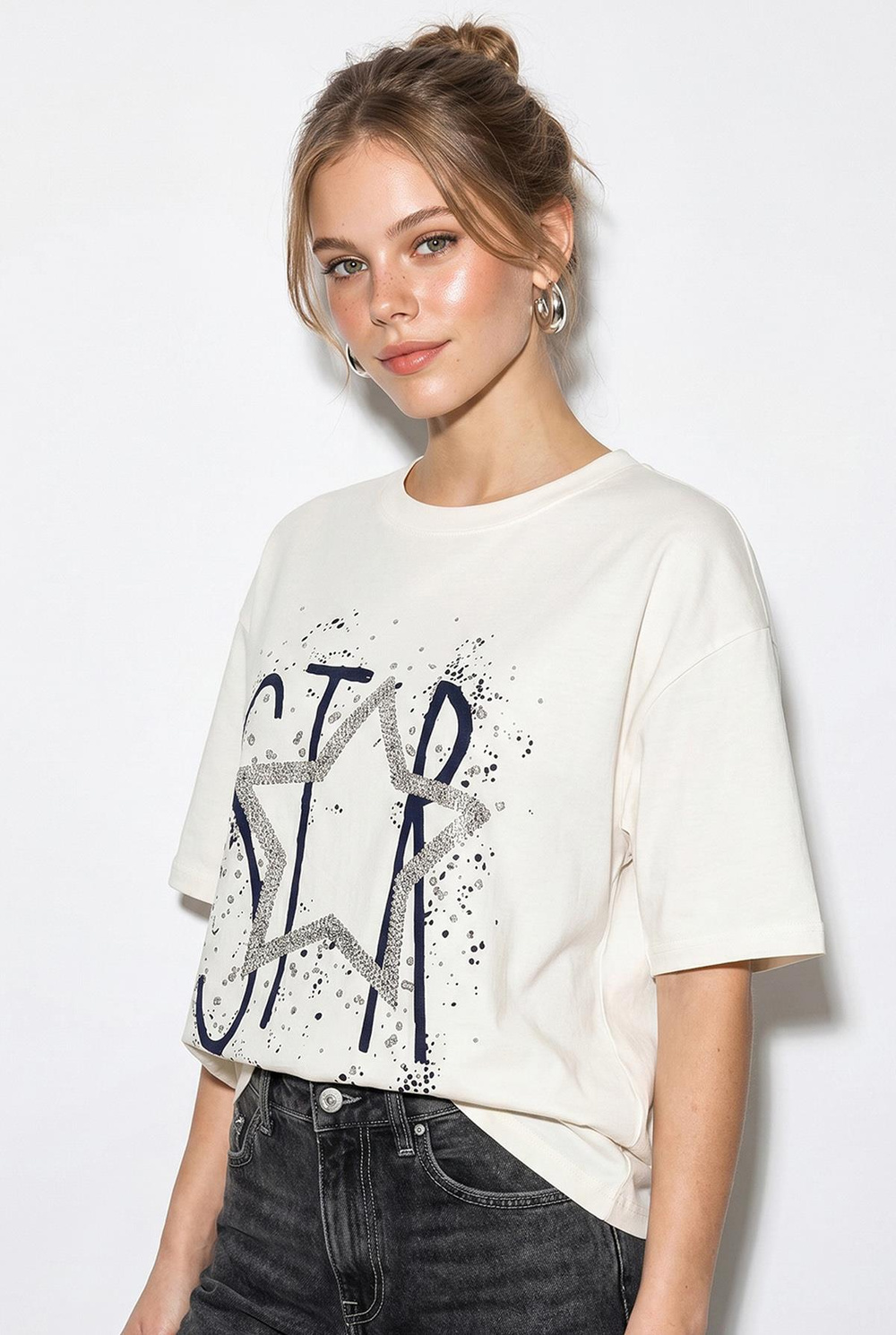 Kadın %100 Pamuk Yıldız ve Kabartma Baskı Detaylı Oversize Basic T-Shirt ÖT100019 60286294 - Beyaz